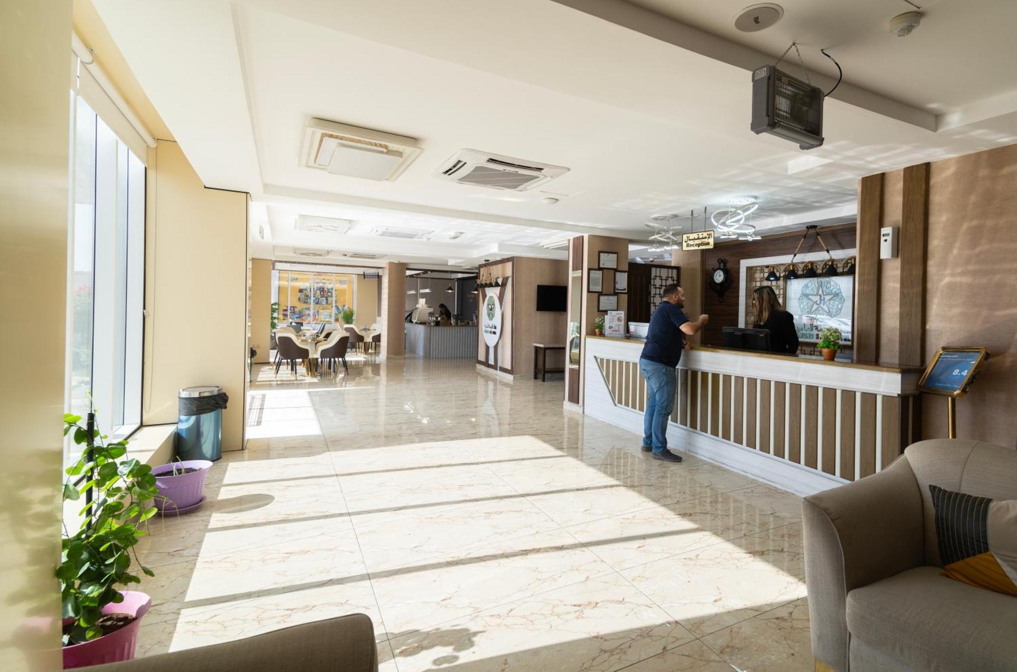 Diamond Star Hotel فندق النجمة الماسية Сиб Екстериор снимка