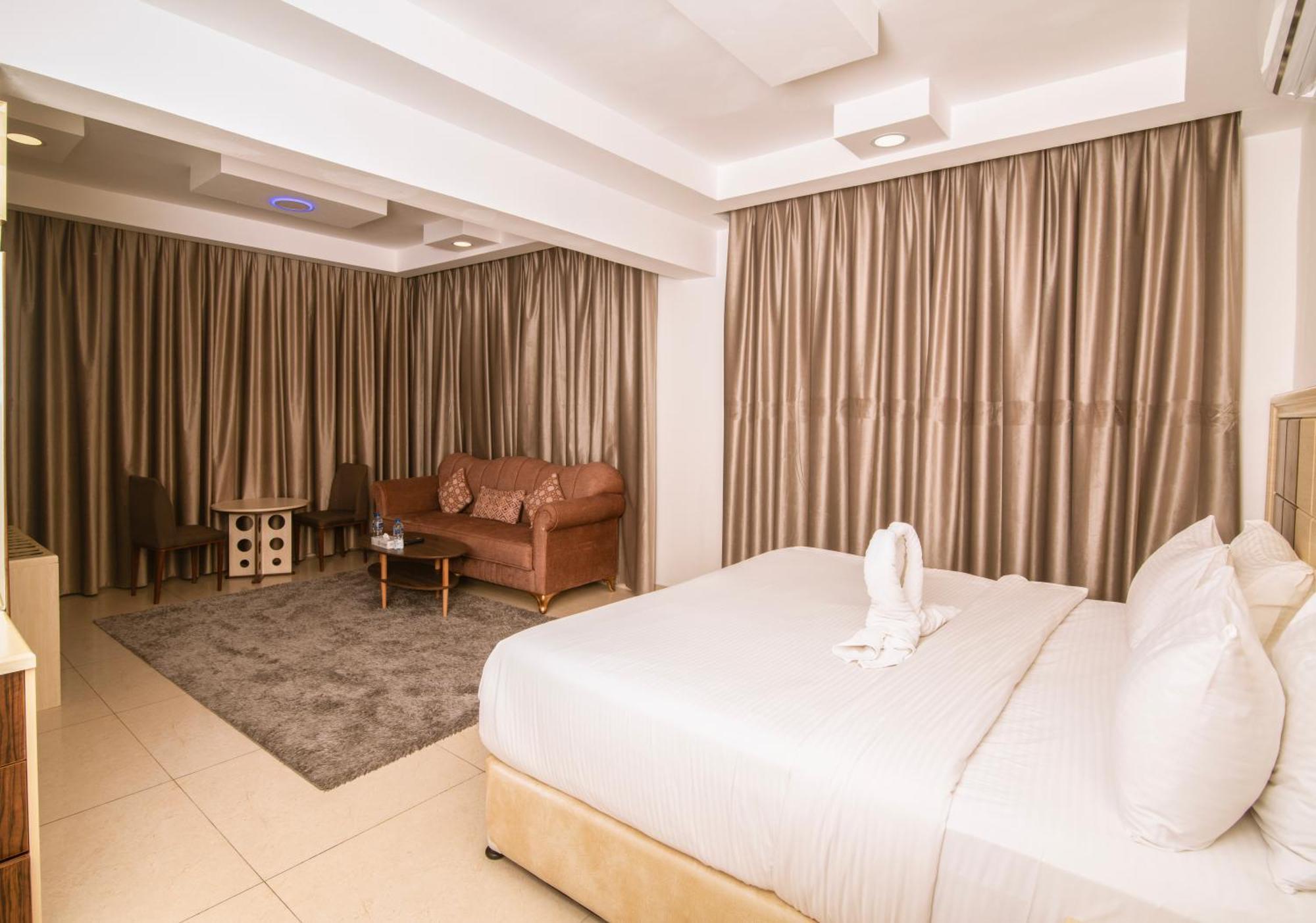 Diamond Star Hotel فندق النجمة الماسية Сиб Екстериор снимка